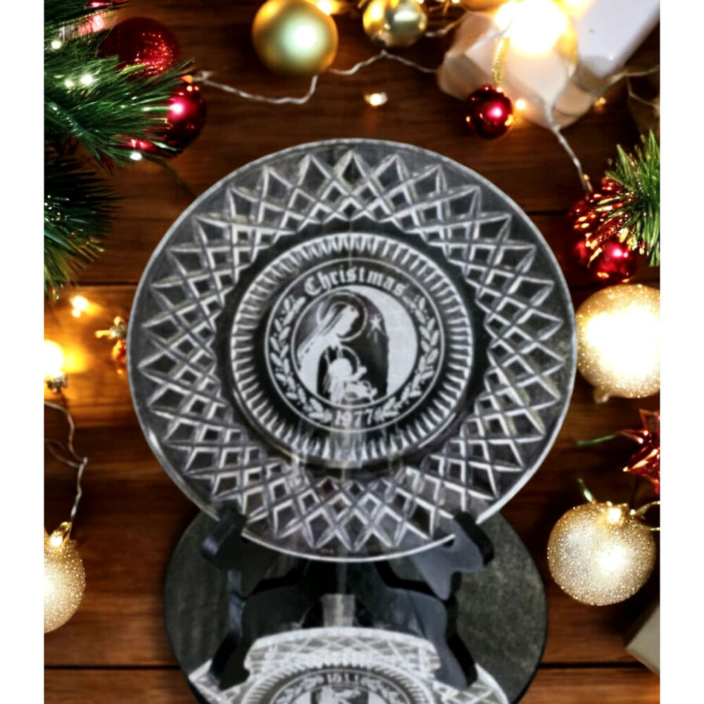 Waterford Crystal 1977 Christmas collectible decorative plate 8"